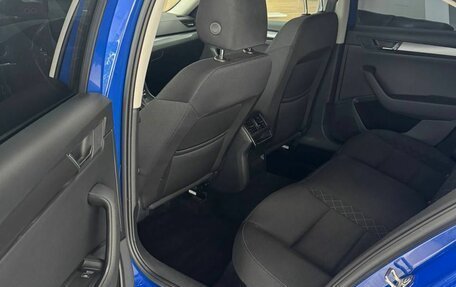 Skoda Superb III рестайлинг, 2019 год, 1 900 000 рублей, 10 фотография