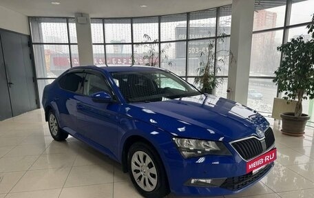 Skoda Superb III рестайлинг, 2019 год, 1 900 000 рублей, 3 фотография