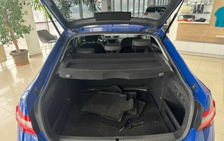 Skoda Superb III рестайлинг, 2019 год, 1 900 000 рублей, 15 фотография