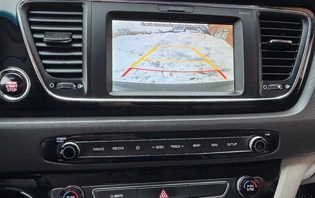 KIA Carnival III, 2017 год, 2 500 000 рублей, 6 фотография