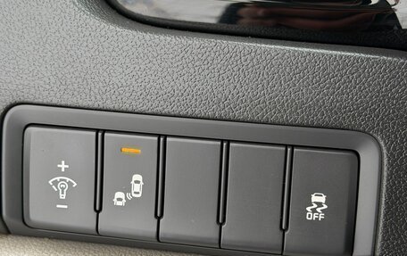 KIA Carnival III, 2017 год, 2 500 000 рублей, 10 фотография