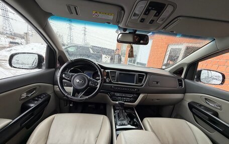 KIA Carnival III, 2017 год, 2 500 000 рублей, 15 фотография