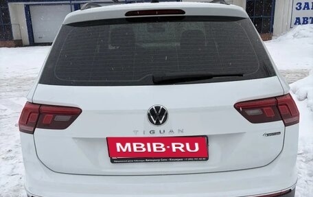 Volkswagen Tiguan II, 2021 год, 3 050 000 рублей, 6 фотография