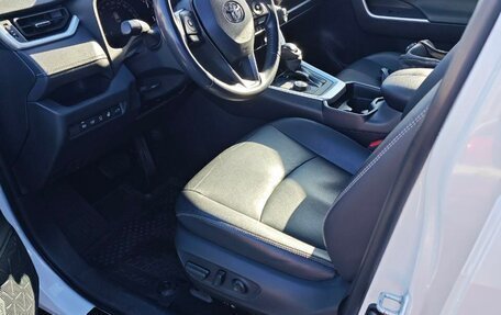 Toyota RAV4, 2019 год, 3 699 000 рублей, 3 фотография