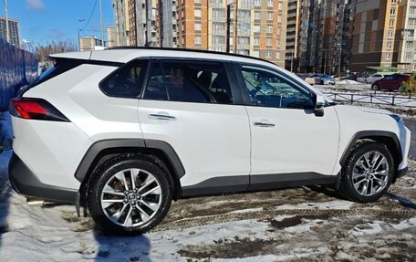 Toyota RAV4, 2019 год, 3 699 000 рублей, 2 фотография