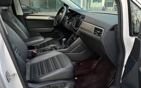 Volkswagen Touran III, 2022 год, 1 711 123 рублей, 13 фотография