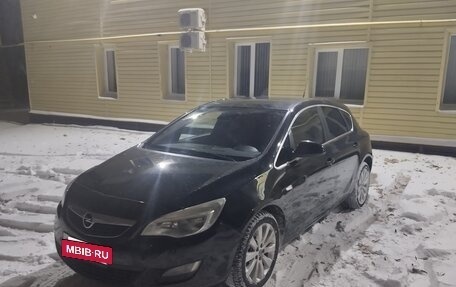 Opel Astra J, 2010 год, 620 000 рублей, 2 фотография