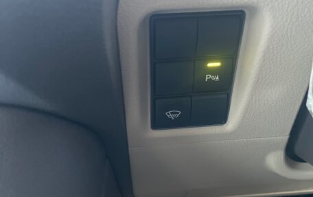 Toyota Land Cruiser Prado 150 рестайлинг 2, 2018 год, 4 220 000 рублей, 12 фотография