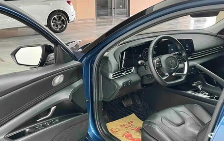 Hyundai Elantra, 2022 год, 1 369 888 рублей, 7 фотография