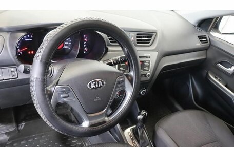 KIA Rio III рестайлинг, 2016 год, 1 000 000 рублей, 6 фотография