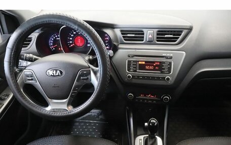 KIA Rio III рестайлинг, 2016 год, 1 000 000 рублей, 9 фотография