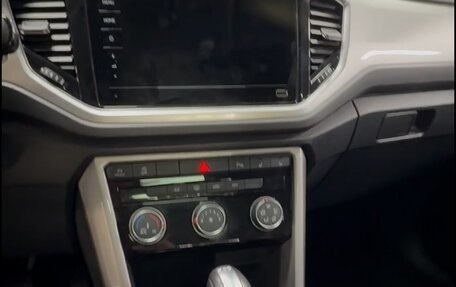 Volkswagen T-Roc I, 2021 год, 1 818 000 рублей, 6 фотография