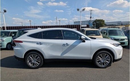 Toyota Harrier, 2025 год, 3 880 000 рублей, 3 фотография