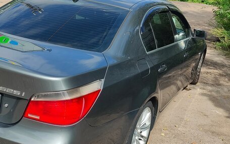 BMW 5 серия, 2006 год, 950 000 рублей, 9 фотография