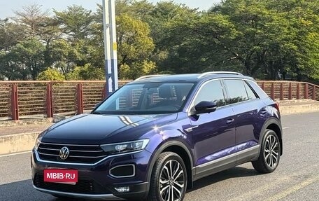 Volkswagen T-Roc I, 2022 год, 1 450 000 рублей, 1 фотография