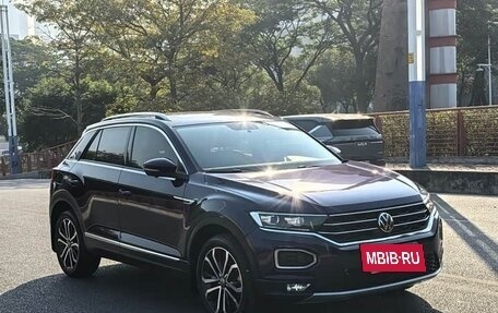 Volkswagen T-Roc I, 2022 год, 1 450 000 рублей, 3 фотография