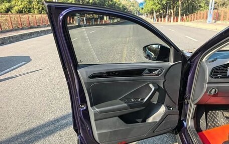 Volkswagen T-Roc I, 2022 год, 1 450 000 рублей, 19 фотография