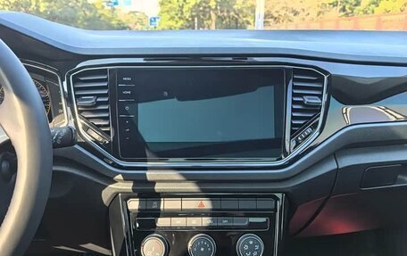 Volkswagen T-Roc I, 2022 год, 1 450 000 рублей, 15 фотография