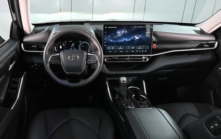 Toyota Highlander, 2026 год, 5 999 000 рублей, 6 фотография