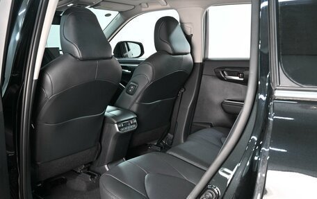 Toyota Highlander, 2026 год, 5 999 000 рублей, 13 фотография