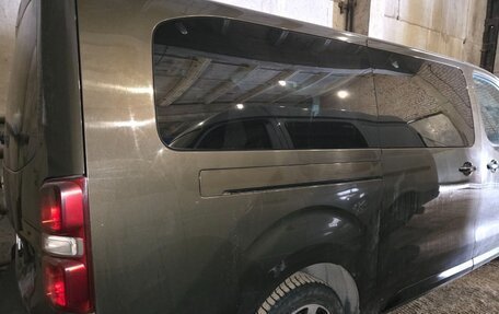 Peugeot Traveller I, 2018 год, 1 450 000 рублей, 5 фотография