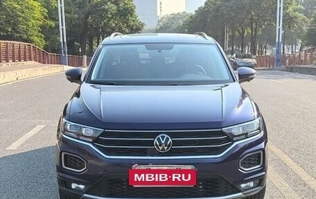 Volkswagen T-Roc I, 2022 год, 1 450 004 рублей, 2 фотография