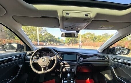 Volkswagen T-Roc I, 2022 год, 1 450 004 рублей, 13 фотография