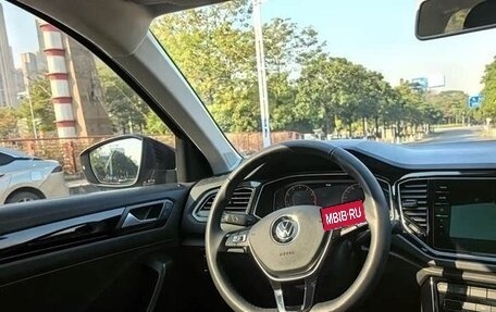 Volkswagen T-Roc I, 2022 год, 1 450 004 рублей, 16 фотография