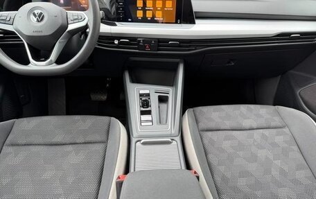 Volkswagen Golf VIII, 2021 год, 1 420 222 рублей, 15 фотография