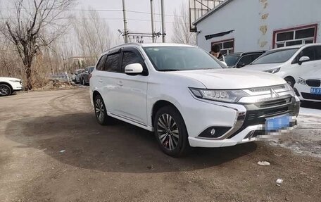 Mitsubishi Outlander III рестайлинг 3, 2021 год, 1 650 008 рублей, 3 фотография