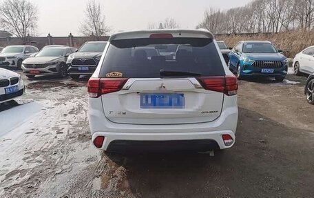 Mitsubishi Outlander III рестайлинг 3, 2021 год, 1 650 008 рублей, 5 фотография