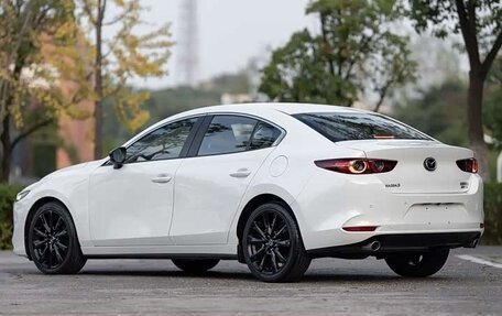 Mazda 3, 2022 год, 1 900 000 рублей, 5 фотография