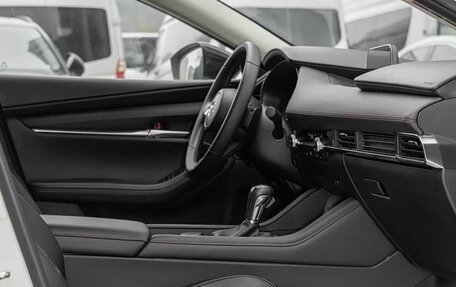 Mazda 3, 2022 год, 1 900 000 рублей, 8 фотография