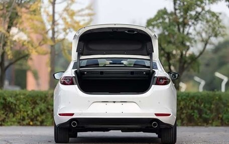 Mazda 3, 2022 год, 1 900 000 рублей, 7 фотография