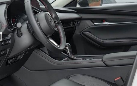 Mazda 3, 2022 год, 1 900 000 рублей, 10 фотография