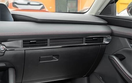 Mazda 3, 2022 год, 1 900 000 рублей, 18 фотография