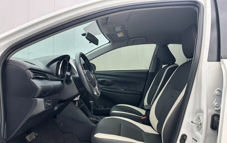 Toyota Yaris XP150 рестайлинг, 2022 год, 1 330 000 рублей, 10 фотография