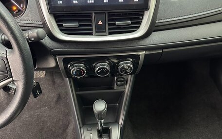 Toyota Yaris XP150 рестайлинг, 2022 год, 1 330 000 рублей, 9 фотография