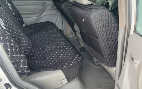 Toyota Land Cruiser 100 рестайлинг 2, 2004 год, 2 300 000 рублей, 17 фотография