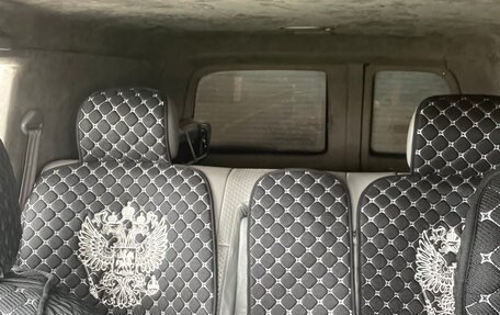 Toyota Land Cruiser 100 рестайлинг 2, 2004 год, 2 300 000 рублей, 14 фотография