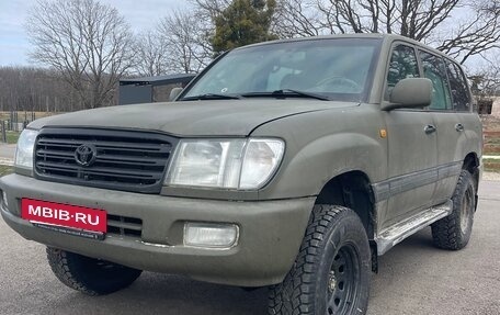 Toyota Land Cruiser 100 рестайлинг 2, 2004 год, 2 300 000 рублей, 9 фотография