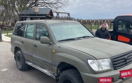 Toyota Land Cruiser 100 рестайлинг 2, 2004 год, 2 300 000 рублей, 7 фотография