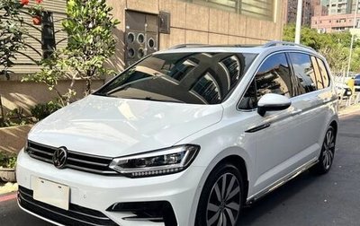 Volkswagen Touran III, 2022 год, 1 500 000 рублей, 1 фотография