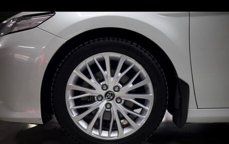 Toyota Camry, 2018 год, 3 270 000 рублей, 6 фотография