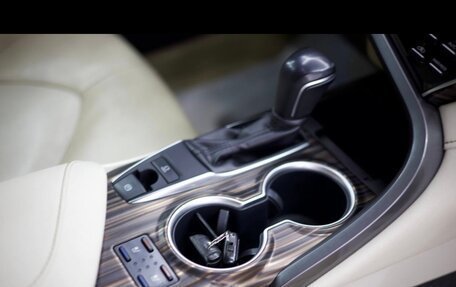 Toyota Camry, 2018 год, 3 270 000 рублей, 15 фотография