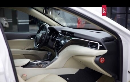 Toyota Camry, 2018 год, 3 270 000 рублей, 11 фотография