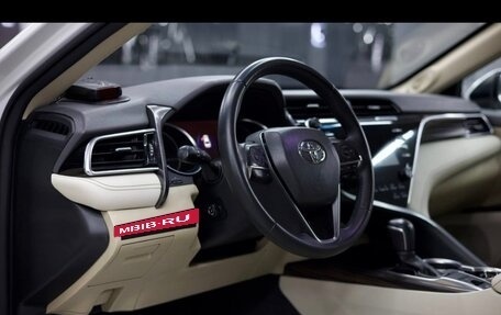 Toyota Camry, 2018 год, 3 270 000 рублей, 9 фотография