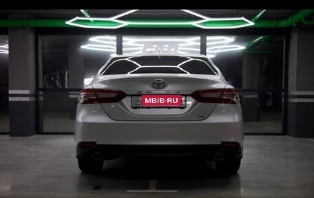 Toyota Camry, 2018 год, 3 270 000 рублей, 19 фотография