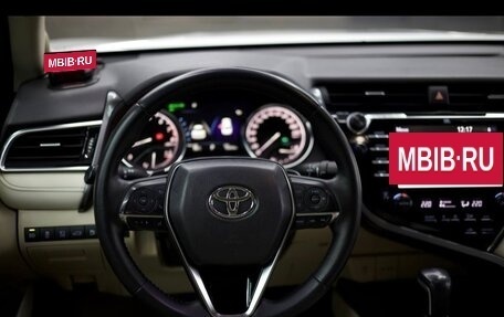 Toyota Camry, 2018 год, 3 270 000 рублей, 13 фотография