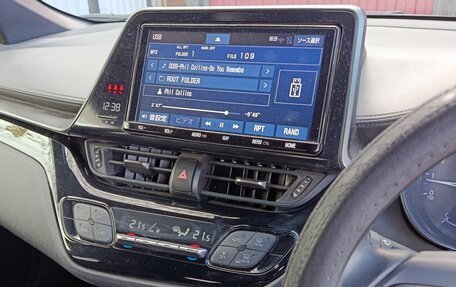 Toyota C-HR I рестайлинг, 2018 год, 1 900 000 рублей, 4 фотография